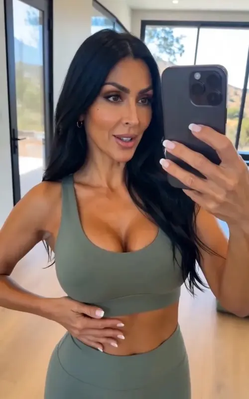 My Wife's Personal Trainer – opening frame of episode 1